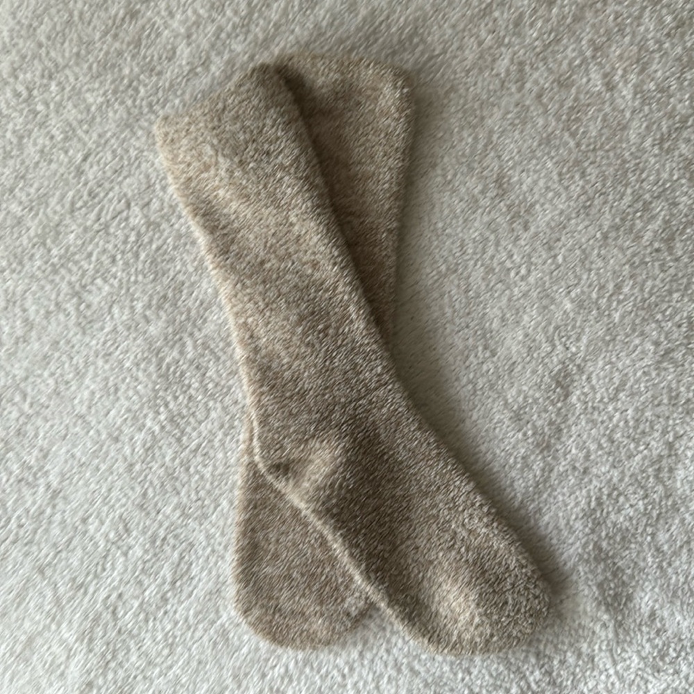Barefoot dreams socks